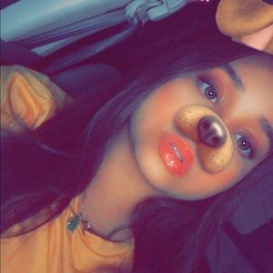 Meet your Posher, Daviana